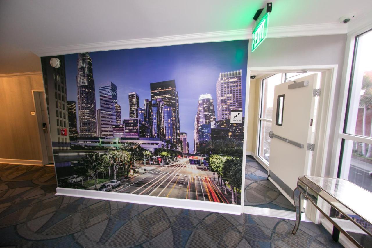 Metropolitan Inn & Suites Los Angeles Esterno foto